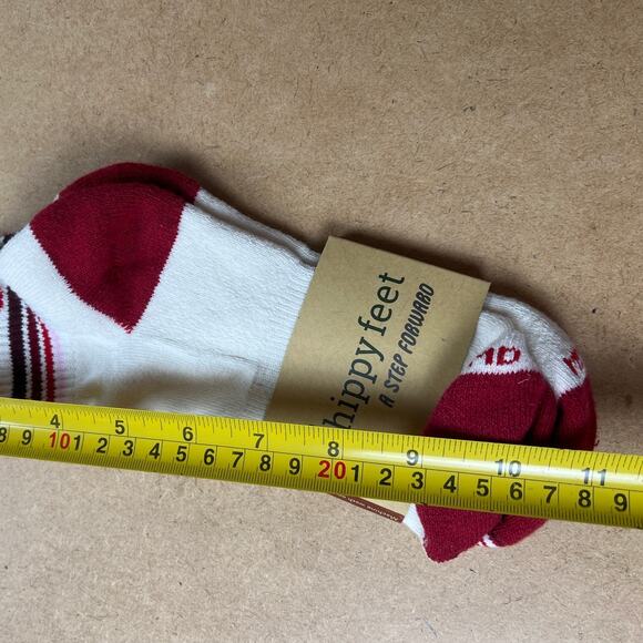 NWT Hippy Feet Marry Ruth Red/White Unisex M 4-7.5 W 5.5-9 Socks - Picture 3 of 4